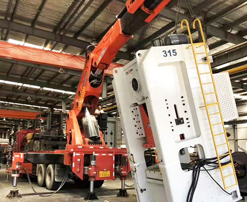 温州附近随车吊出租，轻松解决运输难题