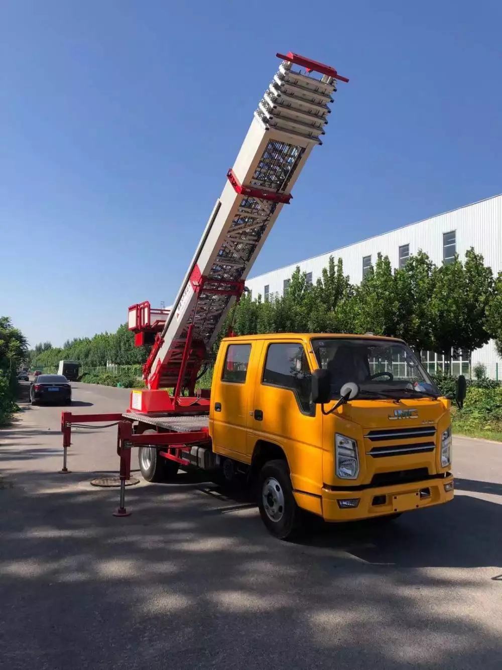 温州附近的云梯车出租服务：轻松解决高空作业需求